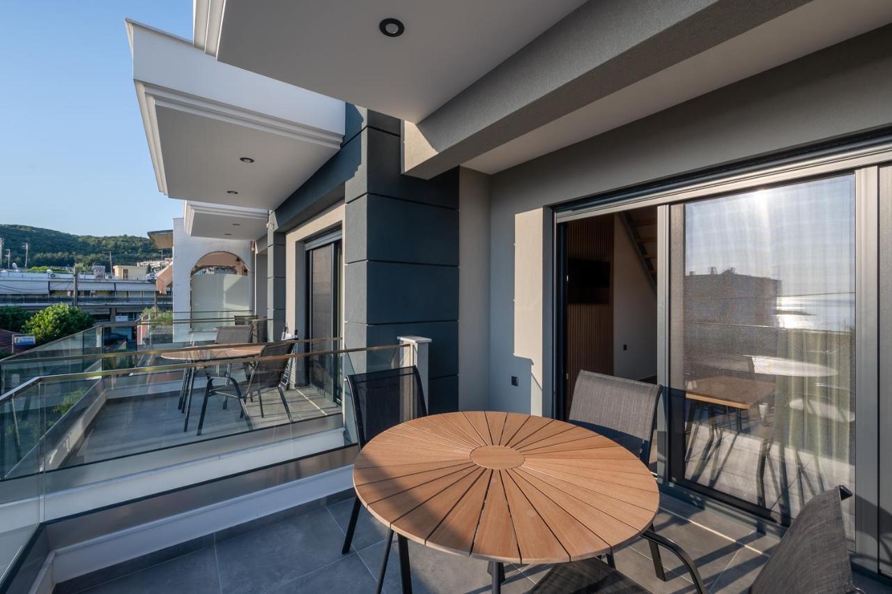 Blue Wave Luxury Suites Nea Iraklitsa 外观 照片