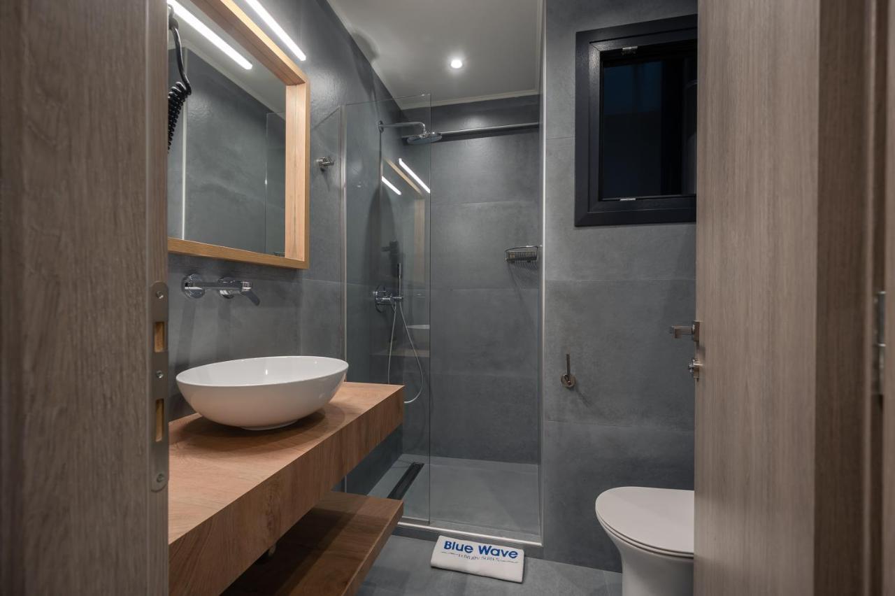 Blue Wave Luxury Suites Nea Iraklitsa 外观 照片