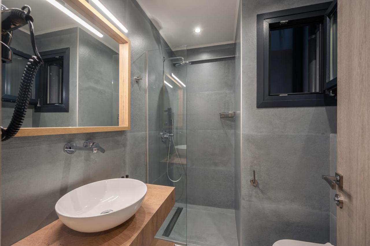 Blue Wave Luxury Suites Nea Iraklitsa 外观 照片