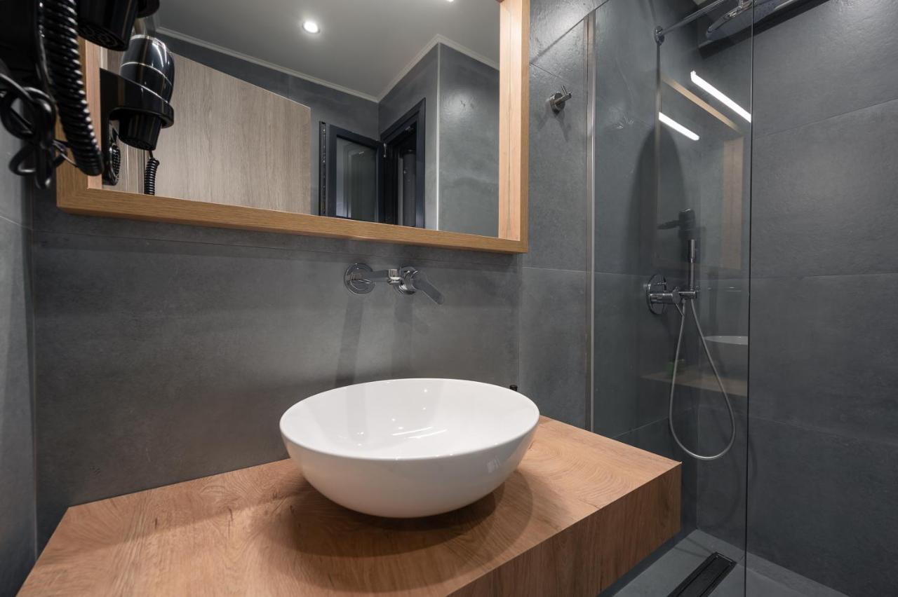 Blue Wave Luxury Suites Nea Iraklitsa 客房 照片